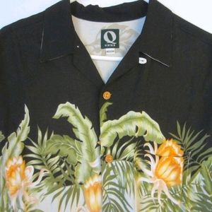 Que Hawaiian Style Floral Button Down Casual Shirt Short Sleeve Size M
